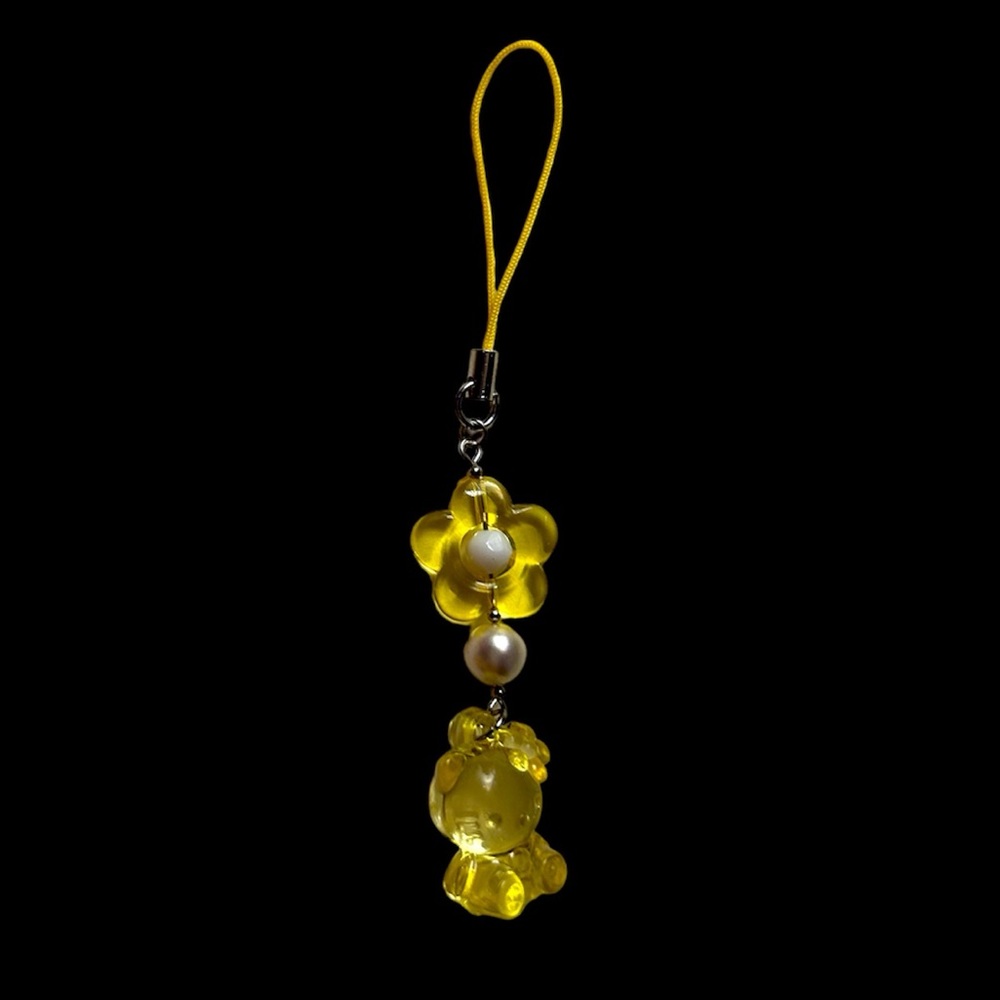 ☆Hello Kitty Charm☆ - Picture 2 of 4